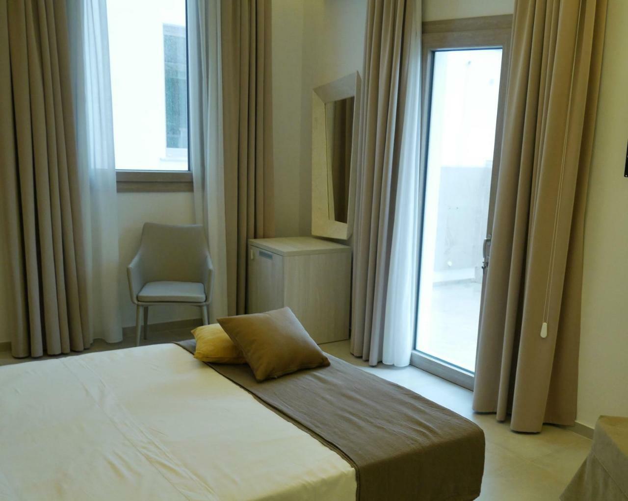 Palazzo San Lazzaro Bed and Breakfast Lecce Esterno foto